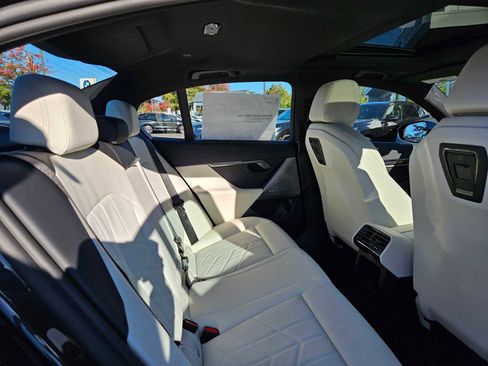 Used 2026 BMW i5 eDrive40 image 15