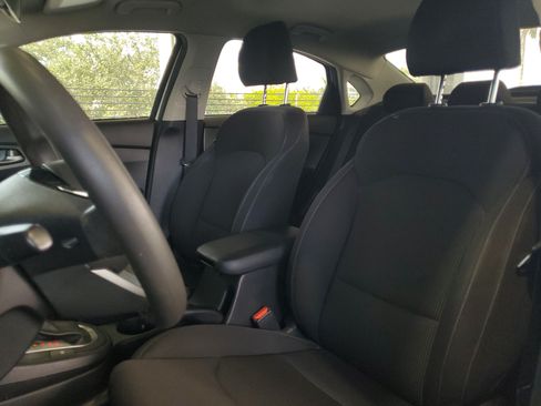 Used 2020 Kia Forte LXS FWD image 18