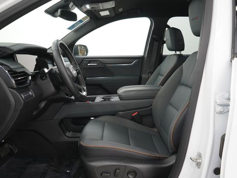 Used 2025 GMC Acadia AT4 AWD/4WD image 24