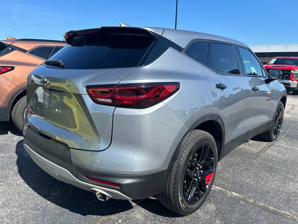 Used 2024 Chevrolet Blazer LT w/ Redline Edition FWD image 3