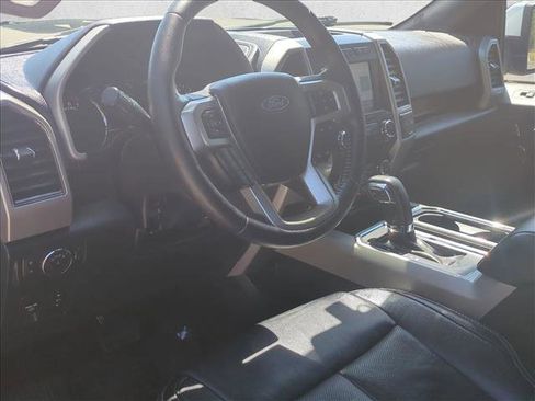 Used 2020 Ford F150 Lariat image 10