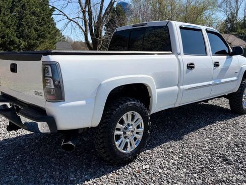 Used 2005 GMC Sierra 2500 SLT w/ Heavy-Duty Power Package image 8