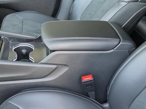 New 2025 Jeep Grand Cherokee Altitude RWD image 9