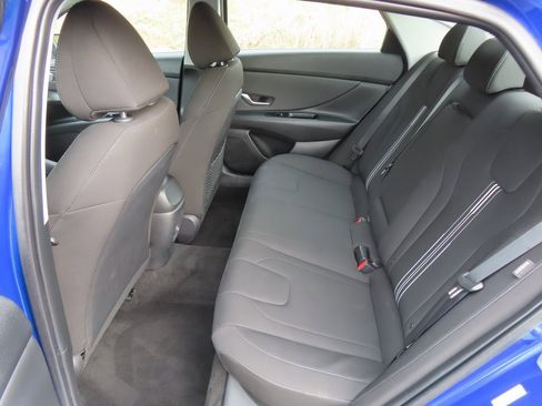 Used 2025 Hyundai Elantra SEL image 22