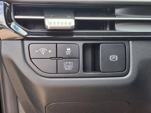 New 2026 Kia Sportage LX FWD image 9