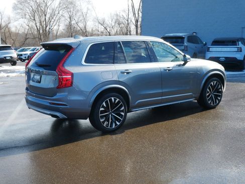 Used 2020 Volvo XC90 T6 Momentum image 7