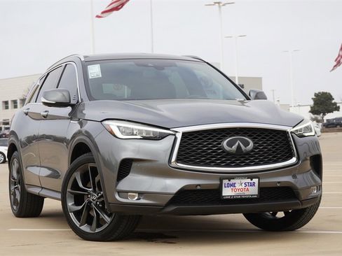 Used 2019 INFINITI QX50 Essential w/ Sensory Package image 2