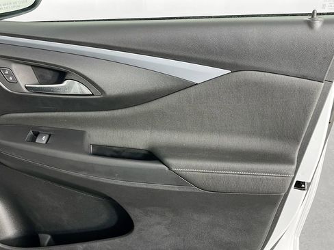 Used 2025 Buick Envista Preferred image 33