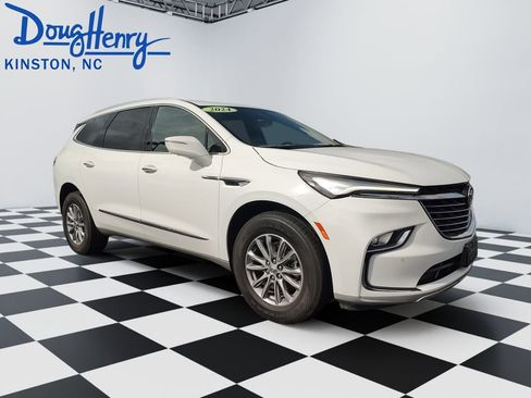 Used 2024 Buick Enclave Premium AWD/4WD image 7