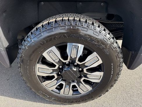 Used 2025 GMC Sierra 2500 Denali image 35