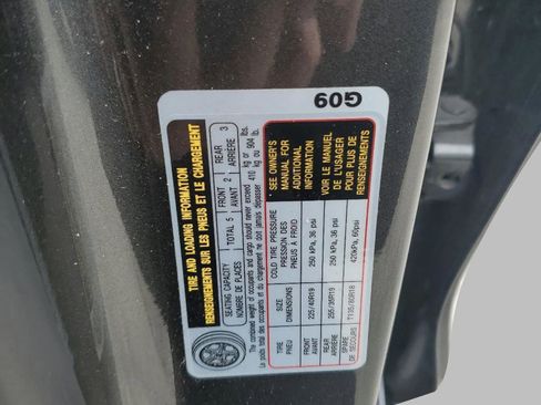 Used 2025 Genesis G70 2.5T image 30