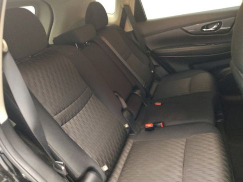 Used 2017 Nissan Rogue S image 19