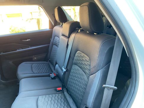 Used 2022 Nissan Pathfinder S FWD image 29