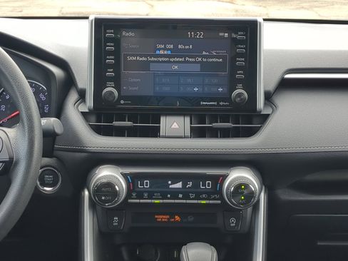 Used 2021 Toyota RAV4 XLE w/ Convenience Package FWD image 16