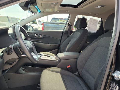 Used 2023 Hyundai Kona SEL FWD image 11