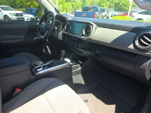 Used 2023 Toyota Tacoma SR5 w/ Technology Package image 15