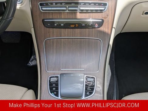 Used 2022 Mercedes-Benz GLC 300 4MATIC image 18