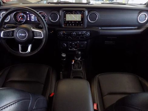 Used 2022 Jeep Wrangler Unlimited Sahara w/ LED Lighting Group AWD/4WD image 12