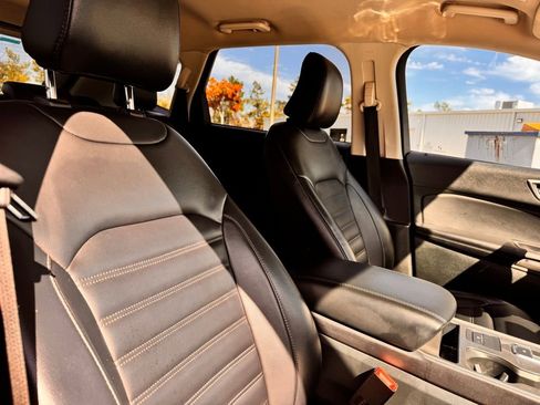 Used 2024 Ford Edge SEL image 31