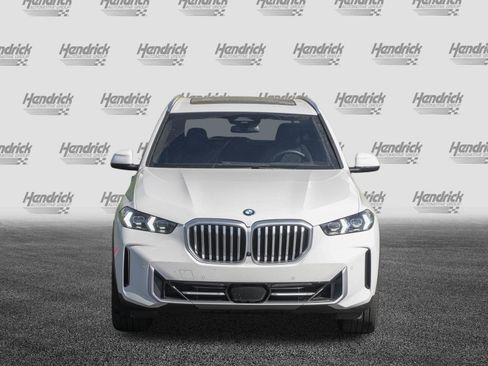 Certified 2025 BMW X5 xDrive40i w/ Premium Package AWD/4WD image 3
