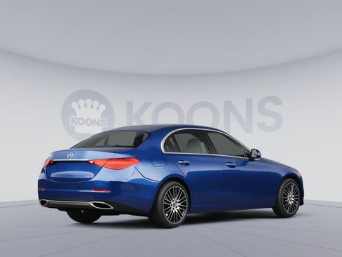 Used 2015 Mercedes-Benz C 300 4MATIC Sedan image 4