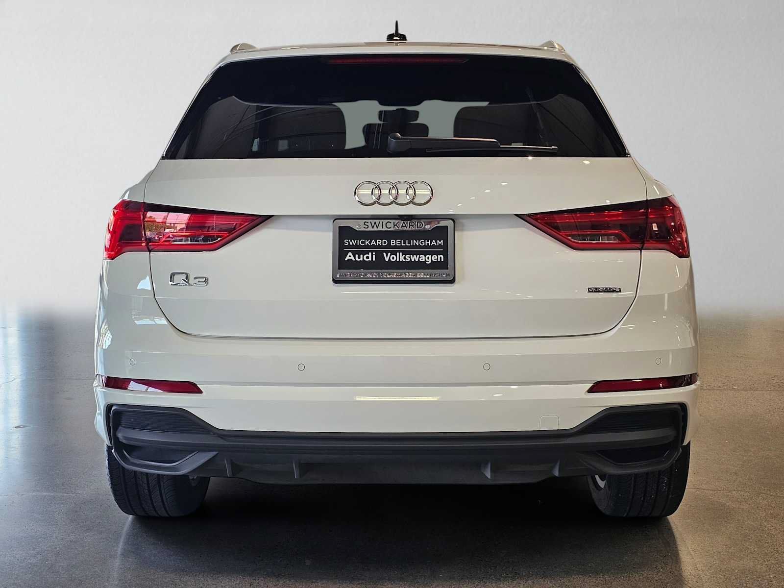 Used 2023 Audi Q3 2.0T Premium Plus w/ Premium Plus Package AWD/4WD image 4