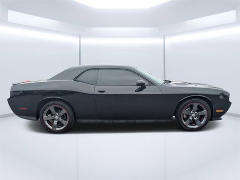 Used 2014 Dodge Challenger Rallye Redline image 2