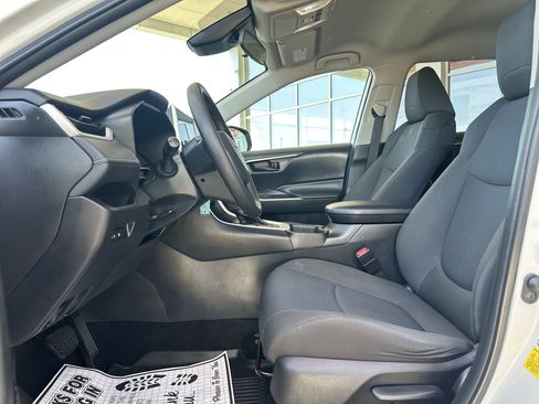 Certified 2023 Toyota RAV4 LE AWD/4WD image 11