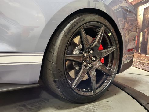 Used 2022 Ford Mustang Shelby GT500 w/ Carbon Fiber Track Pack image 9