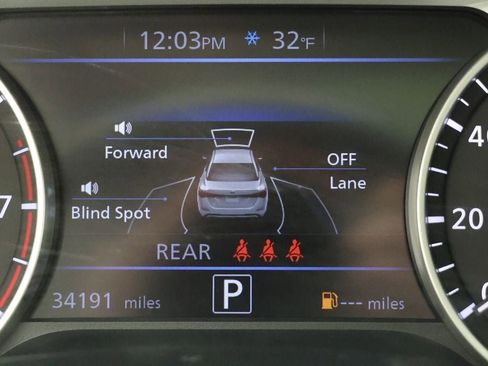 Used 2024 Nissan Sentra SR w/ SR Premium Package image 19