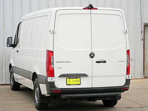 Used 2021 Mercedes-Benz Sprinter 2500 w/ Driver Convenience Package image 33