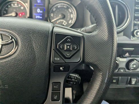 Used 2020 Toyota Tacoma TRD Sport AWD/4WD image 19