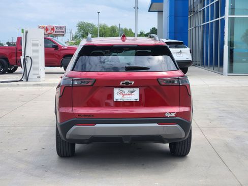 New 2026 Chevrolet Equinox LT w/ Convenience Package II FWD image 8