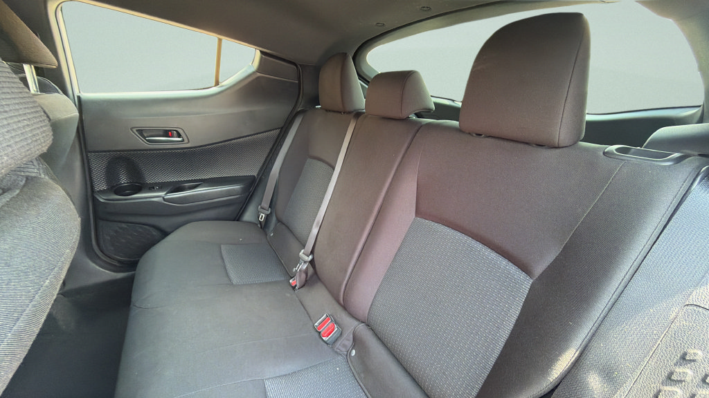 Used 2019 Toyota C-HR XLE FWD image 24