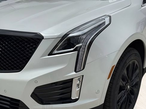 New 2026 Cadillac XT5 Premium Luxury w/ LPO, ONYX Package FWD image 4