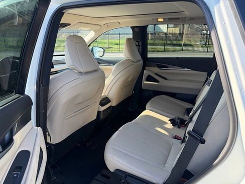 Certified 2023 INFINITI QX60 Luxe image 10