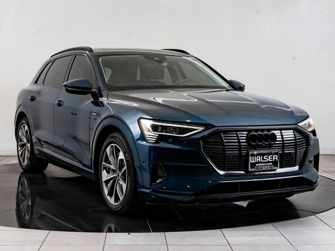 Used 2021 Audi e-tron Premium Plus w/ Premium Plus Package image 12
