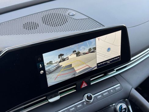 Used 2025 Hyundai Elantra Limited image 25