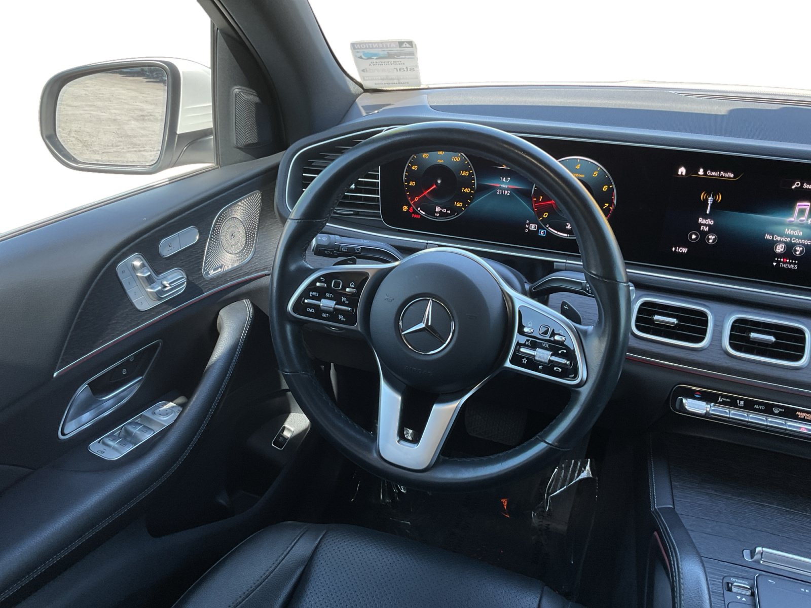 Used 2022 Mercedes-Benz GLE 350 4MATIC w/ Premium Package image 11