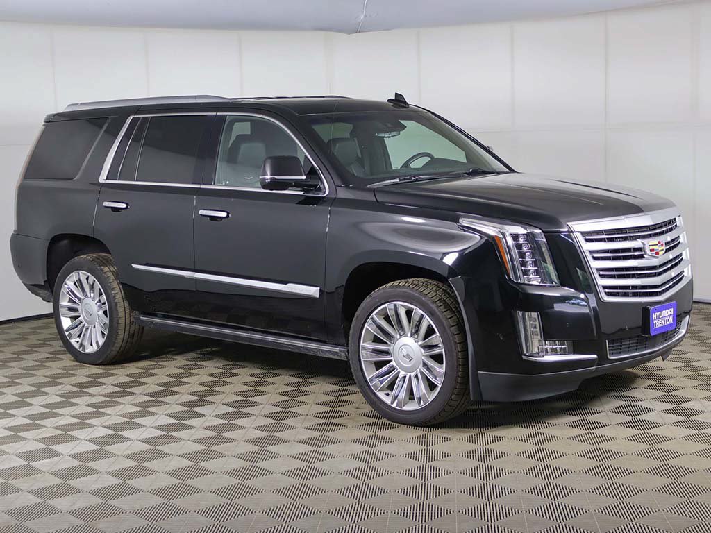 Used 2020 Cadillac Escalade Platinum AWD/4WD image 2