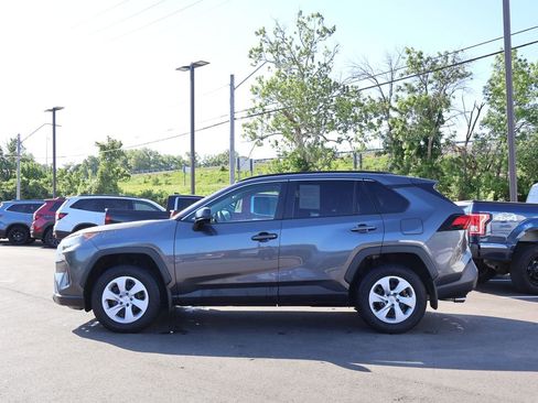 Used 2021 Toyota RAV4 LE AWD/4WD image 4