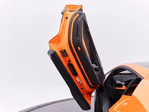 Used 2025 Lamborghini Revuelto AWD/4WD image 53