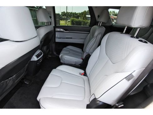 Used 2024 Hyundai Palisade SEL w/ Premium Package FWD image 14