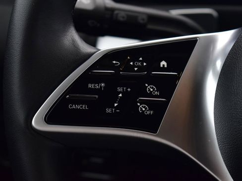 Certified 2025 Mercedes-Benz GLB 250 4MATIC image 17