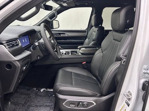 New 2026 Jeep Grand Wagoneer 4WD image 12