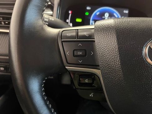 Used 2025 Toyota Camry SE image 22