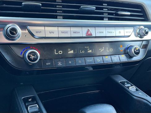 Used 2022 Kia Telluride EX w/ EX Premium Package image 16