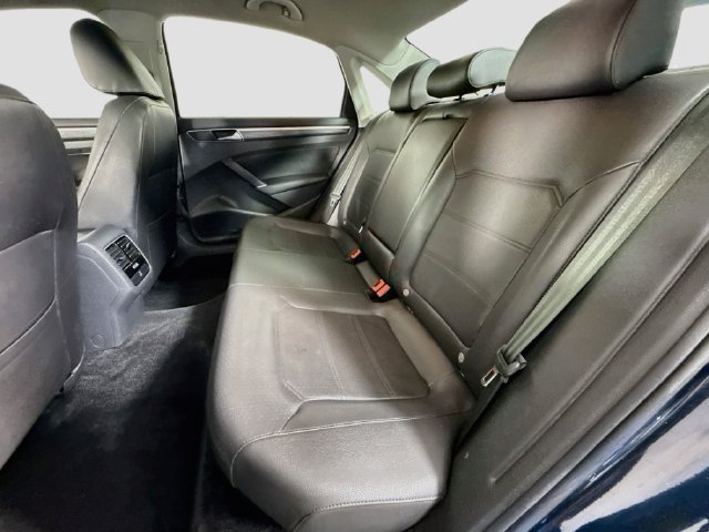 Used 2018 Volkswagen Passat 2.0T SE FWD image 24