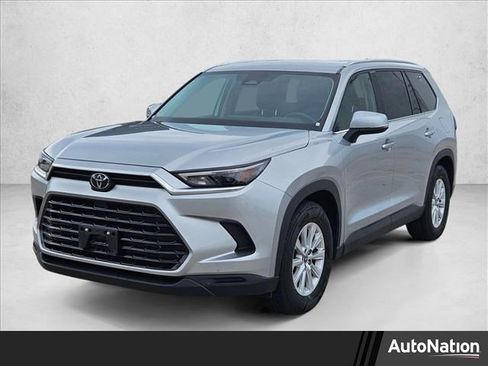 Used 2025 Toyota Grand Highlander FWD image 1