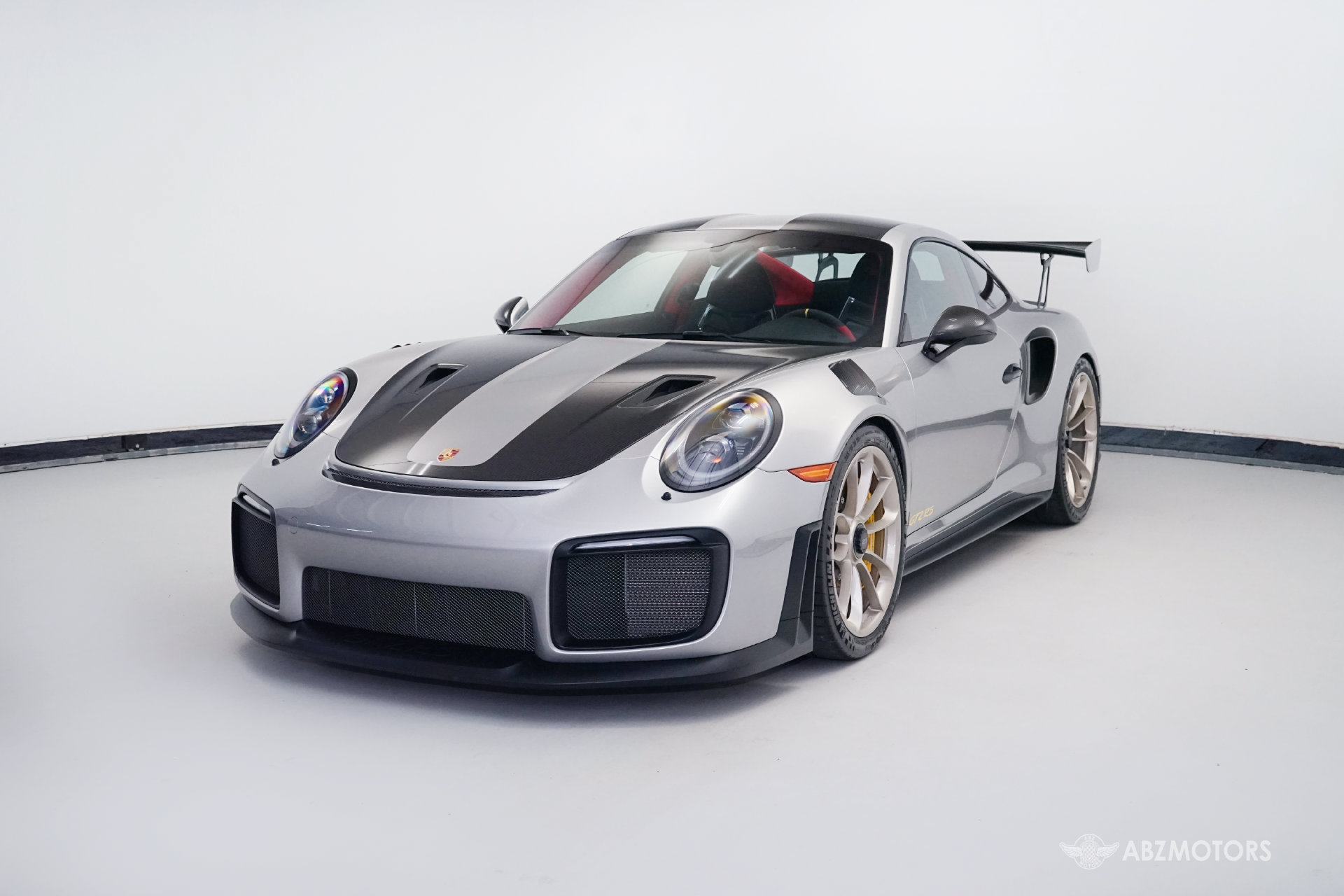 Used 2018 Porsche 911 GT2 RS RWD image 2